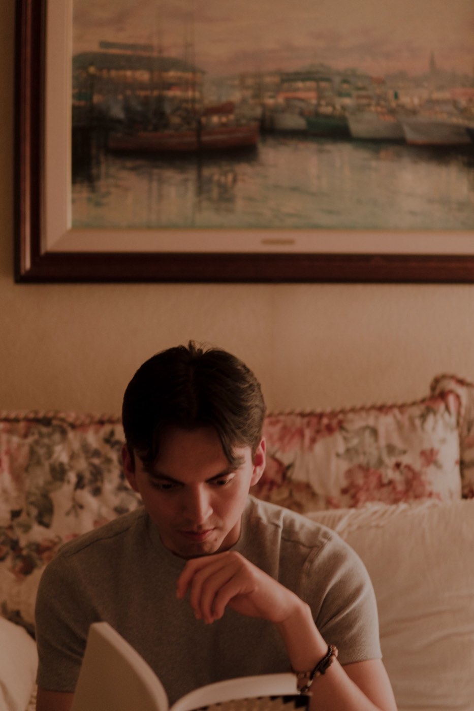 Franco Aurelio reading